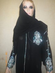 Мусульманская одежда для женщин с зелеными и белыми стразами 46 разм.